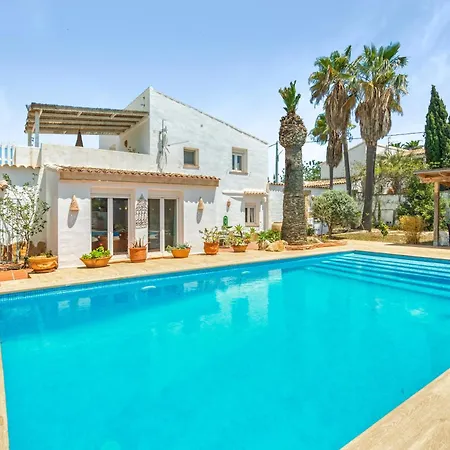 La Siesta Villa *